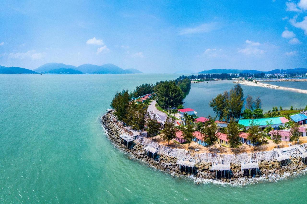 World Kids Fantasy Hotel Lumut Eksteriør billede
